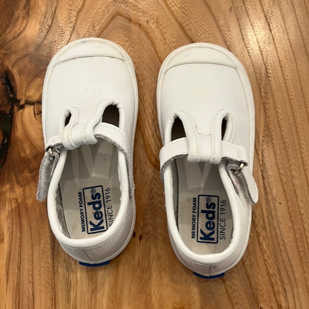 Kids Keds Size 6-Worn by my girl only a couple of times. Great condition.